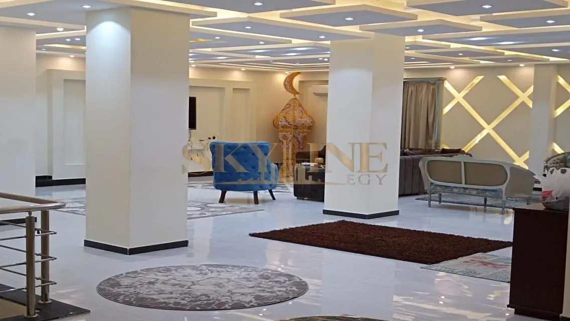 شقة فاخرة مع حديقة ومسبح خاص