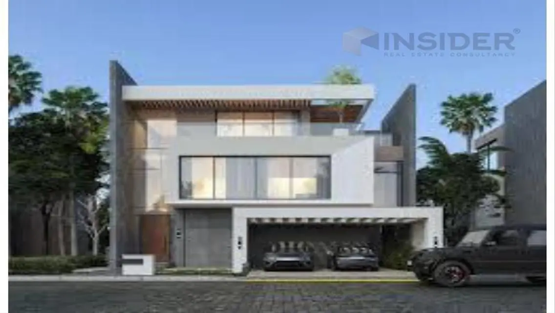 Stunning Villa with Private Garden and Pool in Prime Location