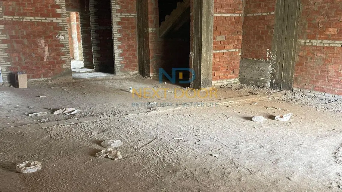 شقة فاخرة للبيع بمساحة واسعة وبإطلالة خلابة