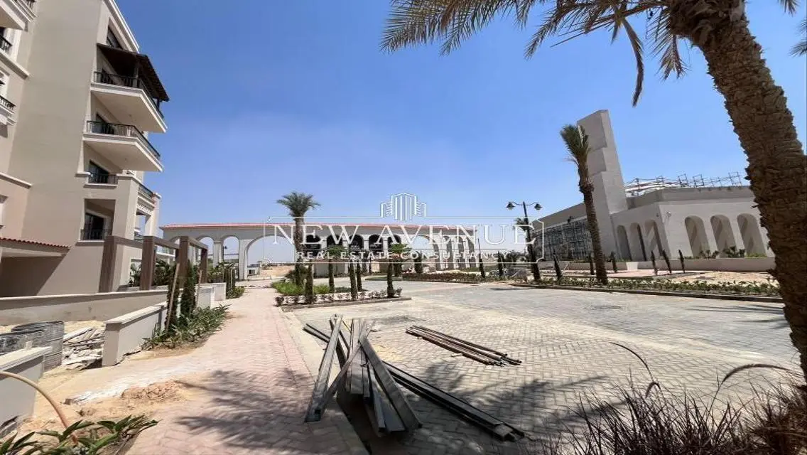 شقة فاخرة للبيع في قرية ويست 213