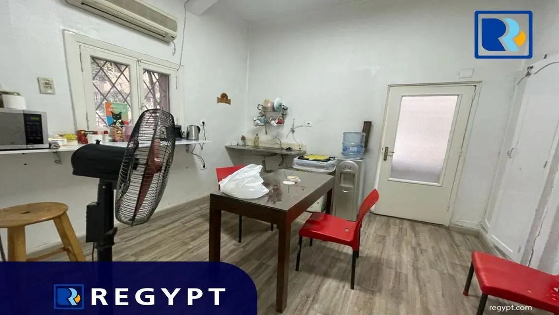 عقار تجاري للبيع في المجمع - 190,000 جنيه مصري