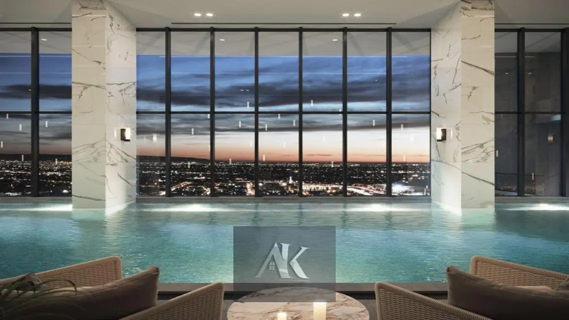 Luxury Apartment Overlooking Lakes with All Amenities