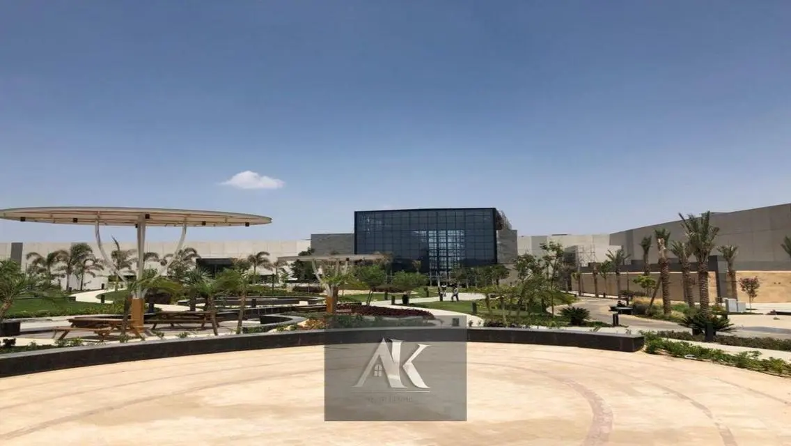Luxury Apartment Overlooking Lakes with All Amenities