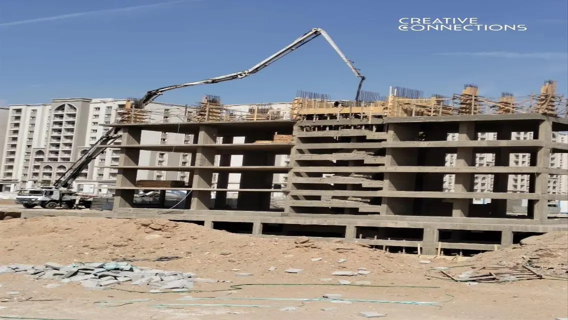 شقة فاخرة بمساحة واسعة للبيع