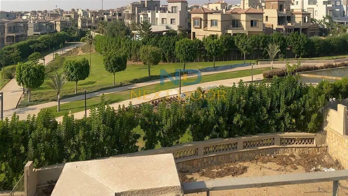شقة فاخرة مع حديقة خاصة وخدمات أمنية