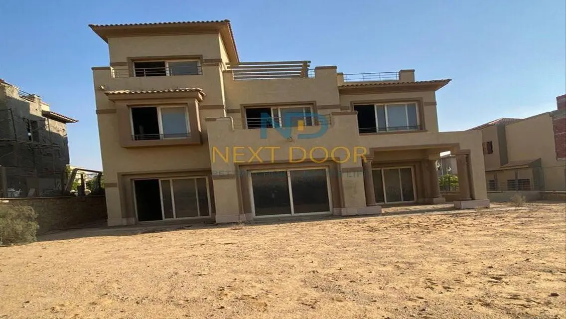 شقة فاخرة مع حديقة خاصة وخدمات أمنية