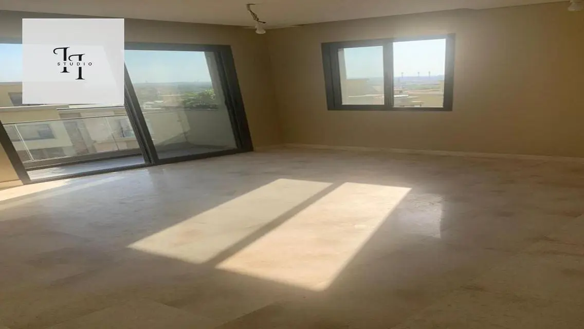 شقة فاخرة للإيجار في V-Residence