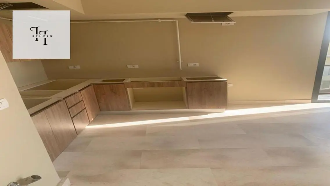 شقة فاخرة للإيجار في V-Residence