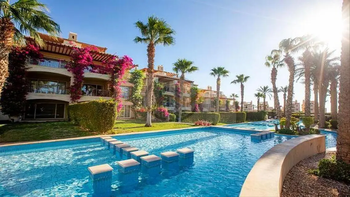 Stunning Studio in Prime Location Overlooking Clubhouse