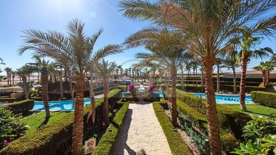 Stunning Studio in Prime Location Overlooking Clubhouse