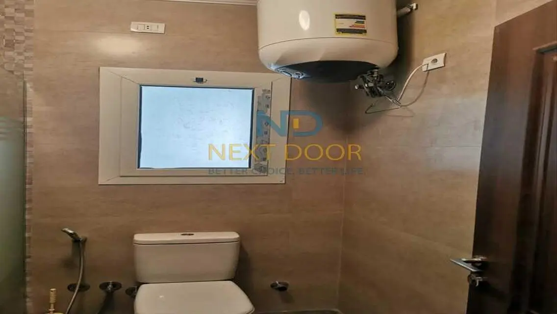 شقة فاخرة مع غرفة خادمة وإطلالة مميزة