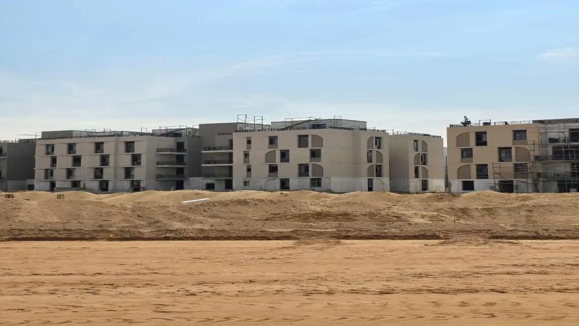 Luxury Apartment with Lake View in Prime Location