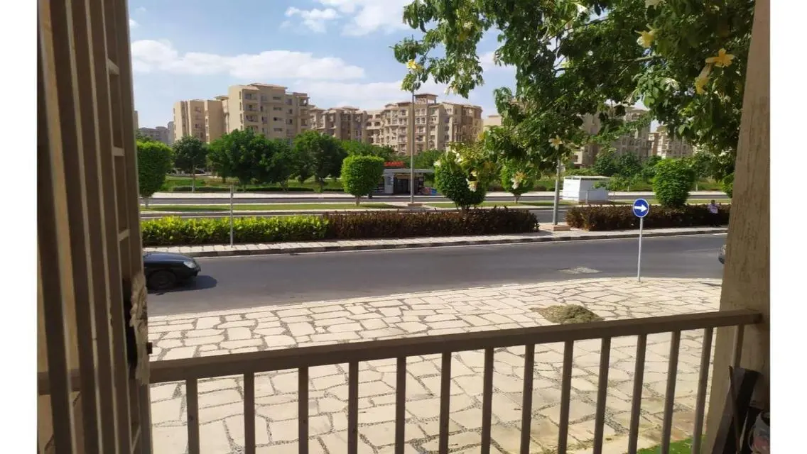 عقار فاخر للبيع في 69-B7