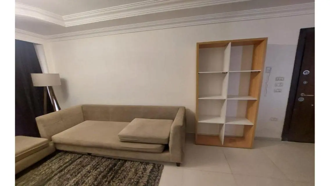 عقار فاخر للبيع في 69-B7
