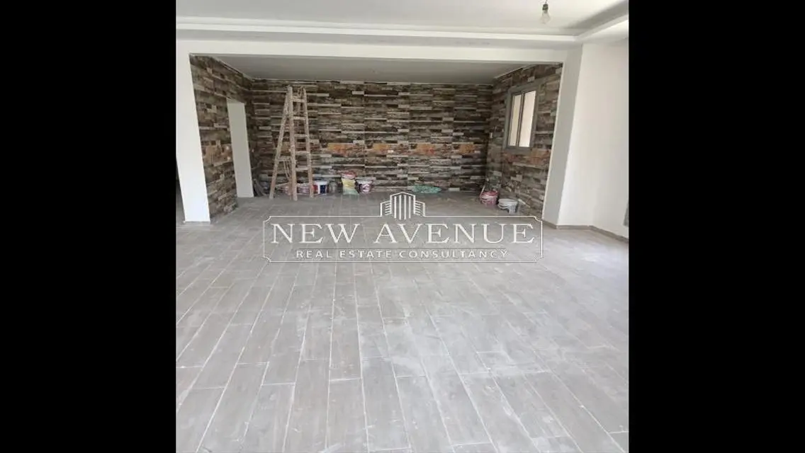 Luxury Apartment with Private Garden in Prime Location