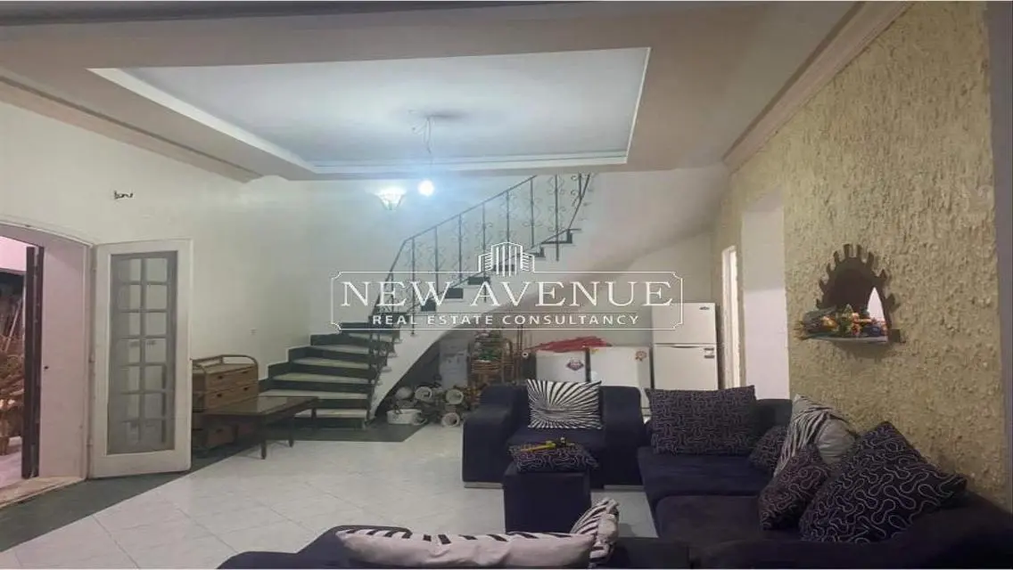 Luxury 4-Bedroom Apartment with Private Garden