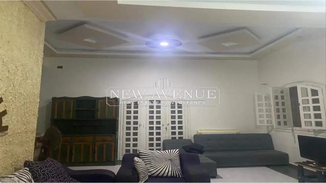 Luxury 4-Bedroom Apartment with Private Garden