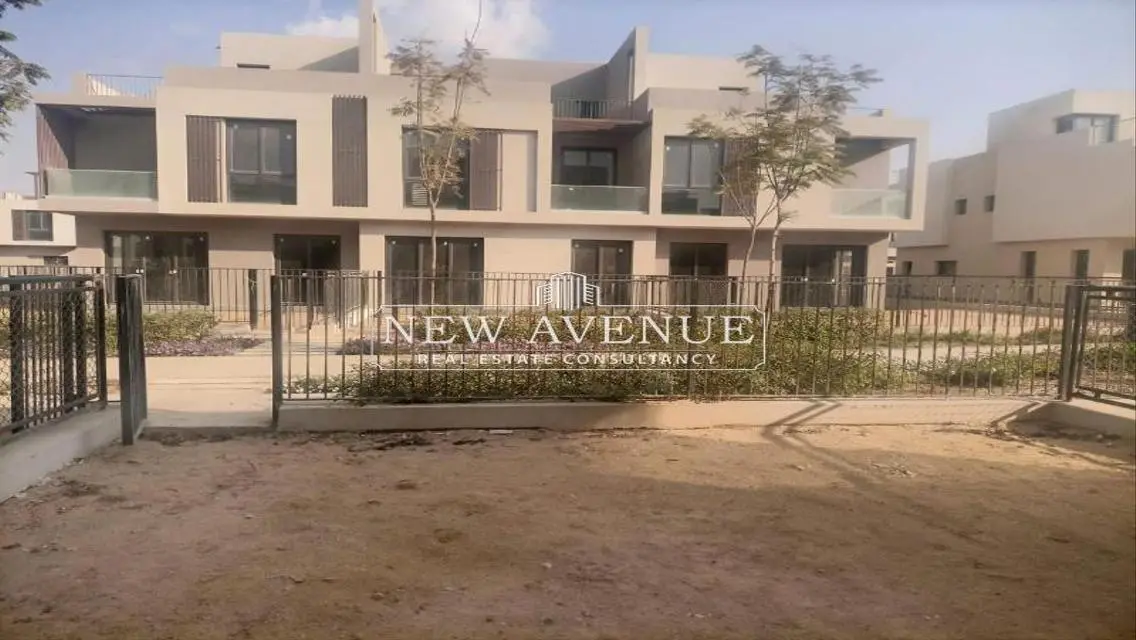 Luxury Villa with Private Garden in a Prime Location