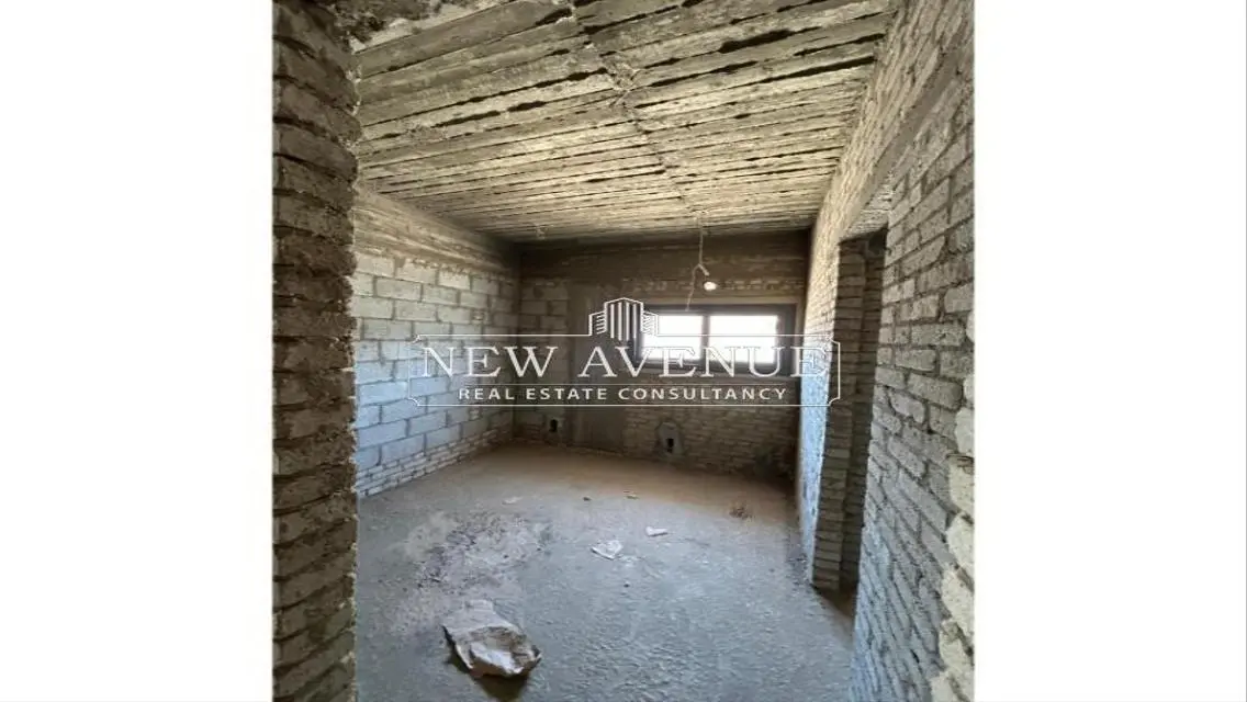 Luxury Property with Private Garden and Balcony