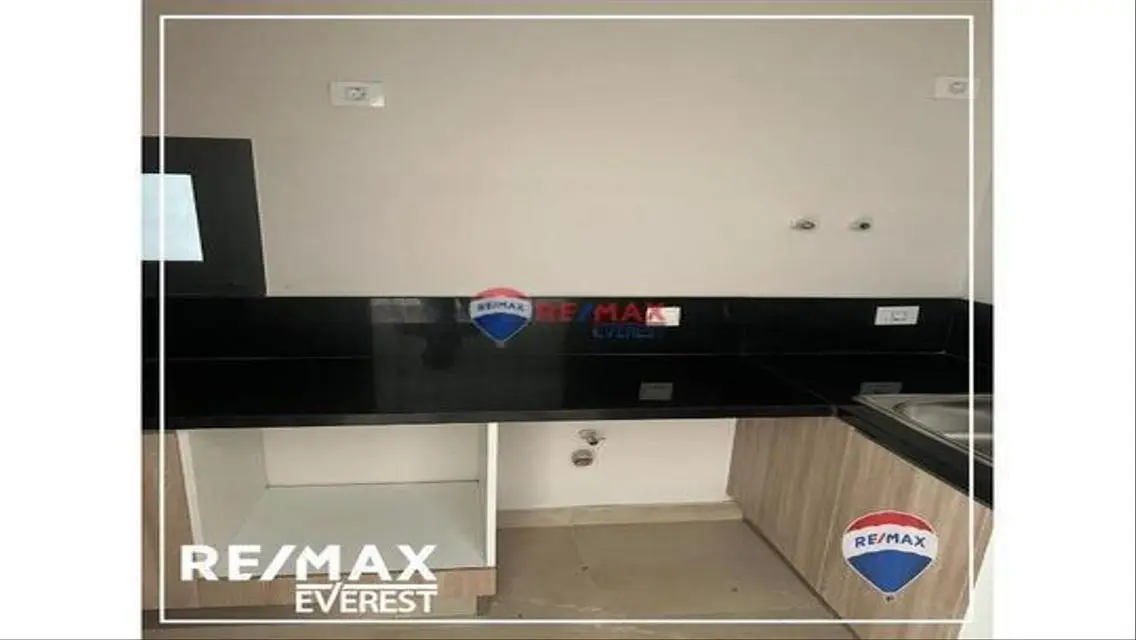 Luxury Apartment 2009 with Two Bedrooms and Study