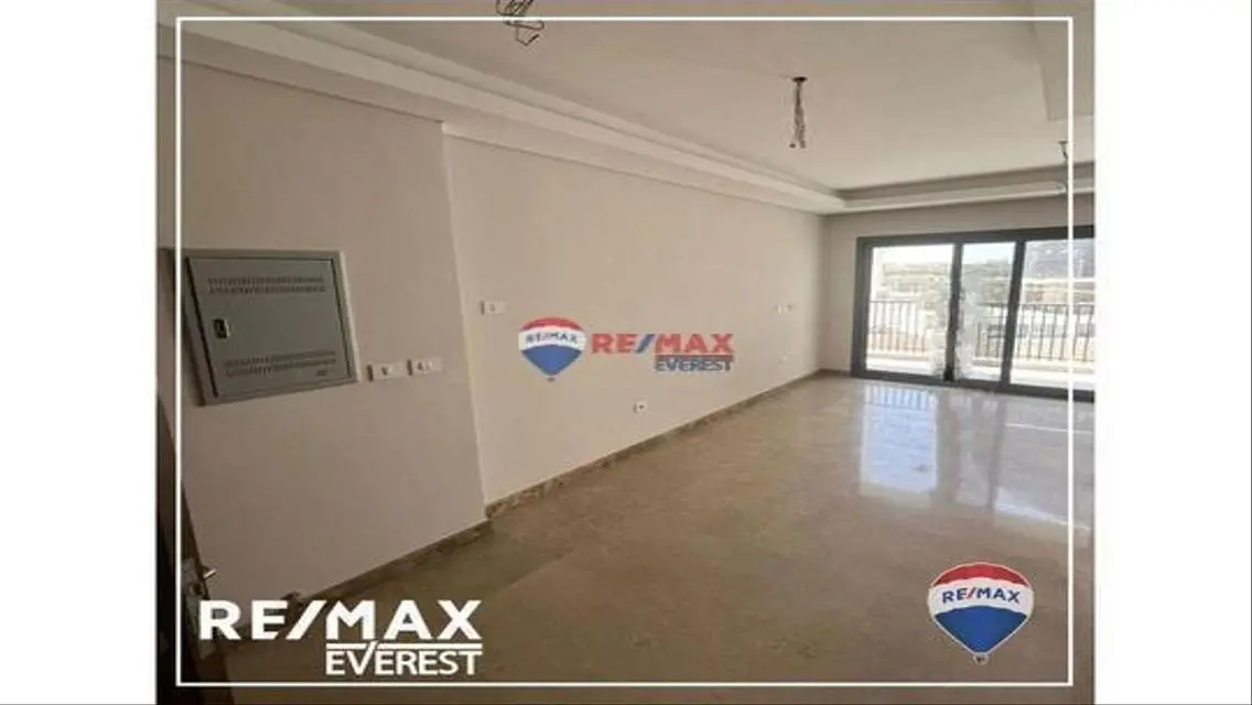 Luxury Apartment 2009 with Two Bedrooms and Study