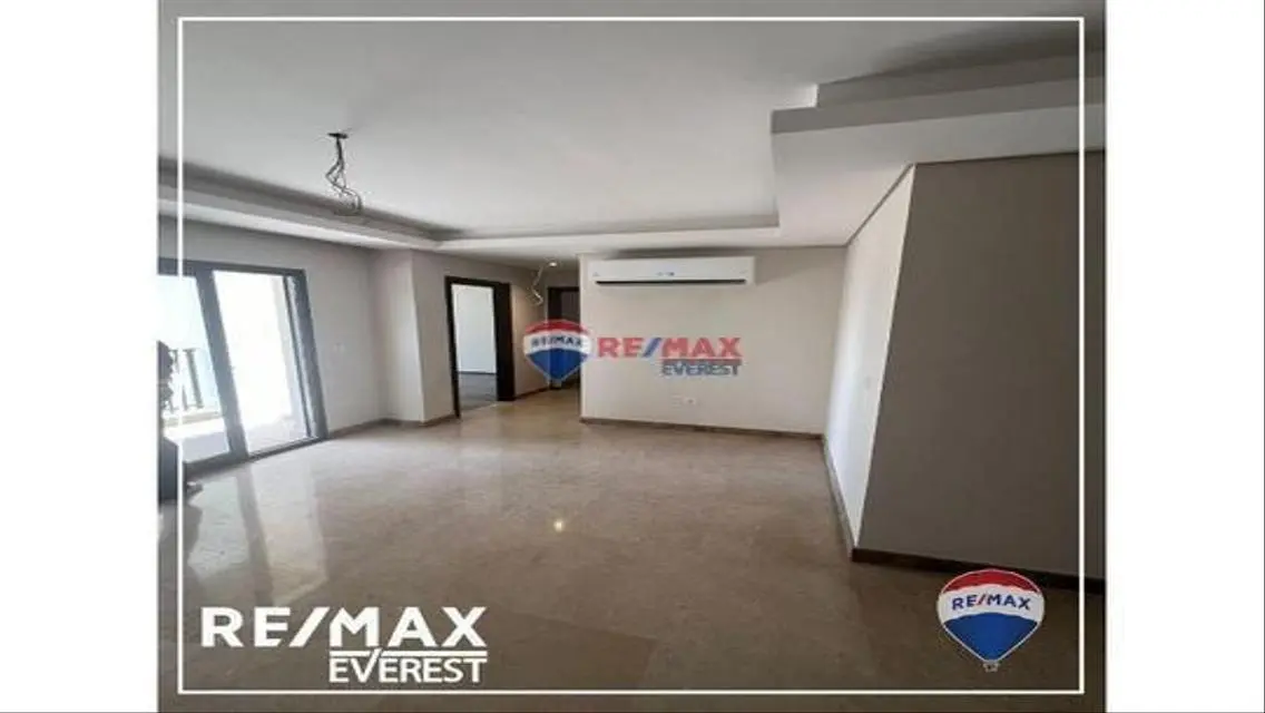 Luxury Apartment 2009 with Two Bedrooms and Study