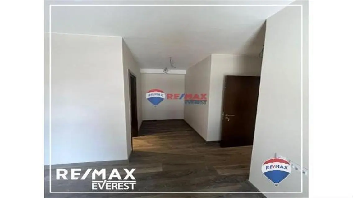 Luxury Apartment 2009 with Two Bedrooms and Study