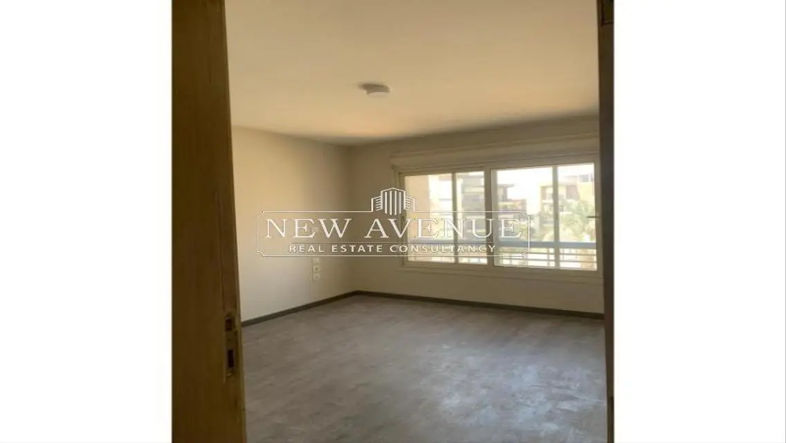 Luxurious Apartment with Spacious Layout in the Heart of the City!