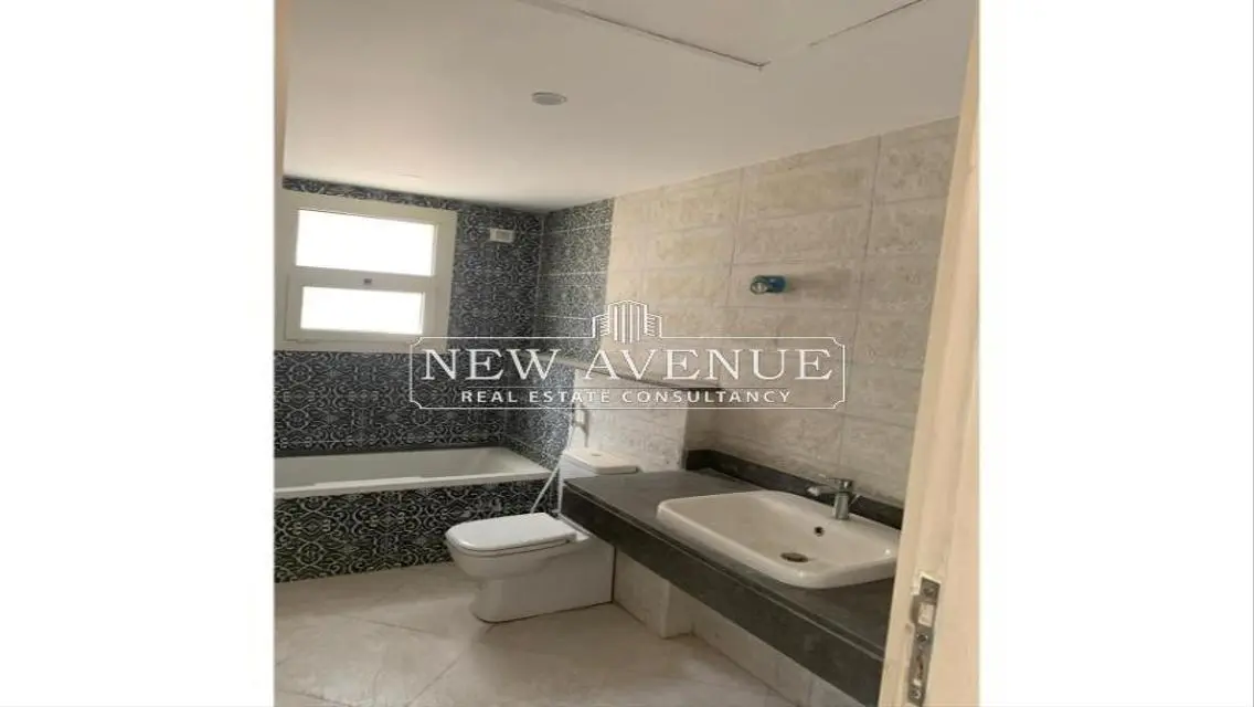 Luxurious Apartment with Spacious Layout in the Heart of the City!