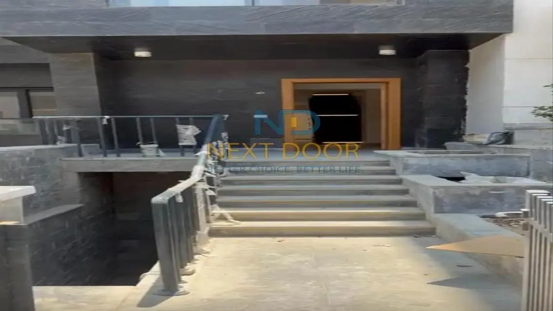 شقة فاخرة مع غرفة خادمة وإطلالة رائعة