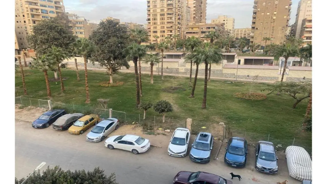 شقة فاخرة للبيع بمساحة كبيرة في موقع متميز