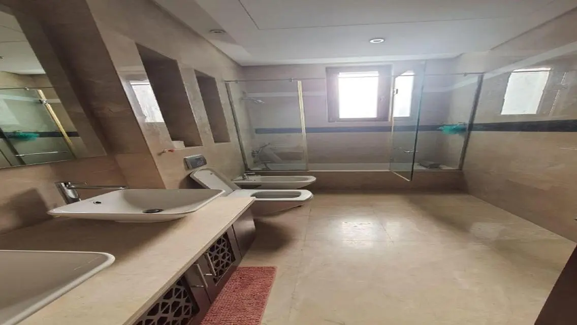 شقة فاخرة للبيع بمساحة 2-3 متر
