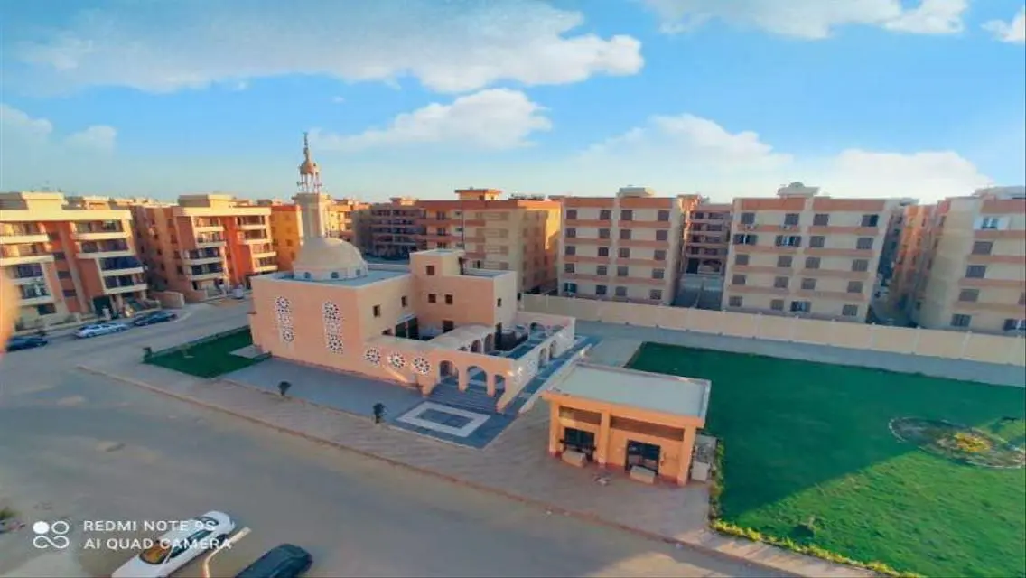 شقة فاخرة مع شرفة للبيع