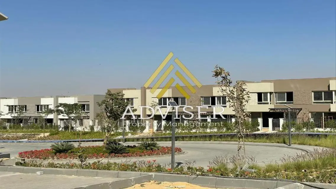 Luxury Apartment with Prime Amenities and Spacious Design