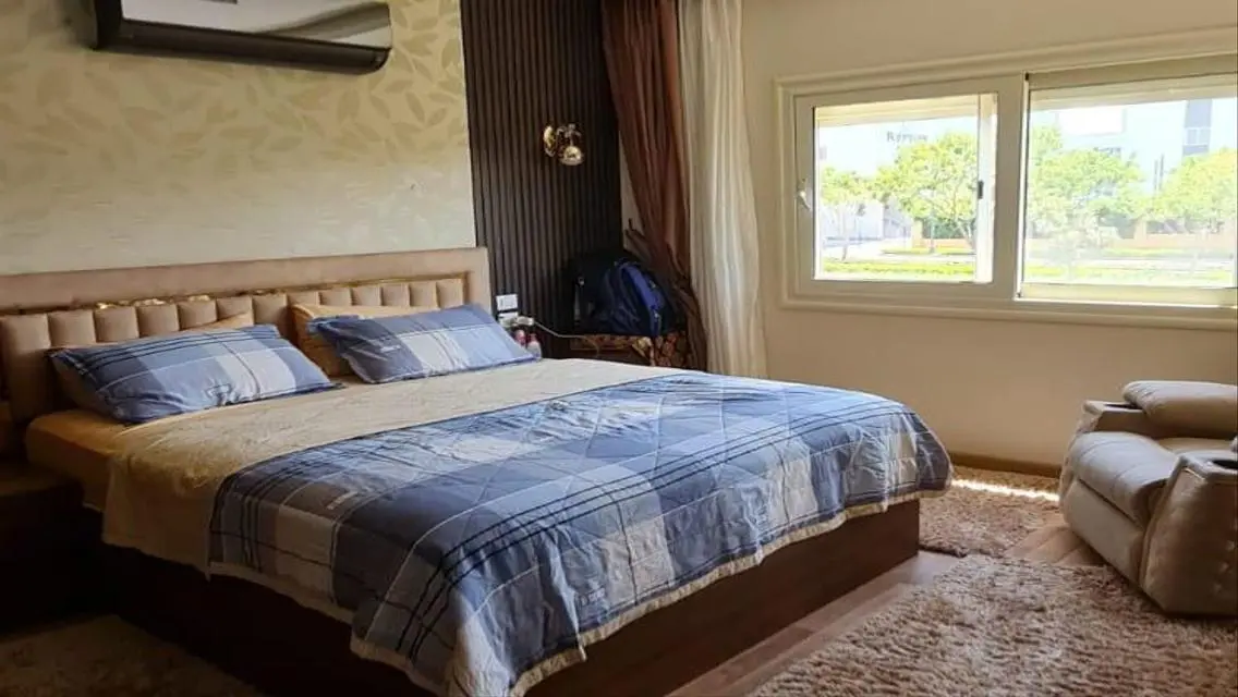 Stunning Villa with Private Garden and Pool for Rent