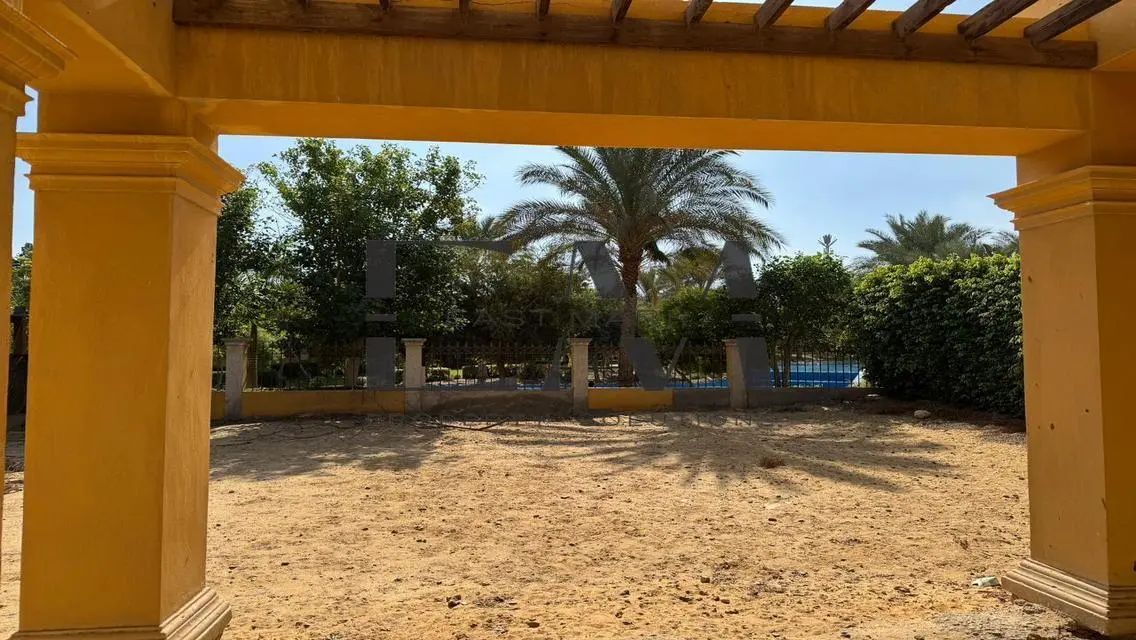 فيلا فاخرة للايجار في منطقة راقية