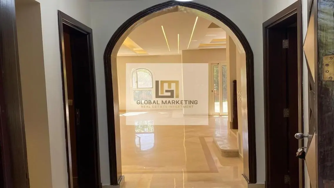 شقة مميزة 320 متر مع حديقة خاصة