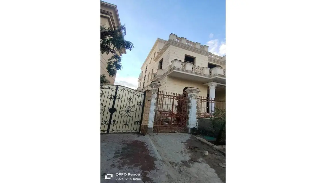Luxury House for 36 Million