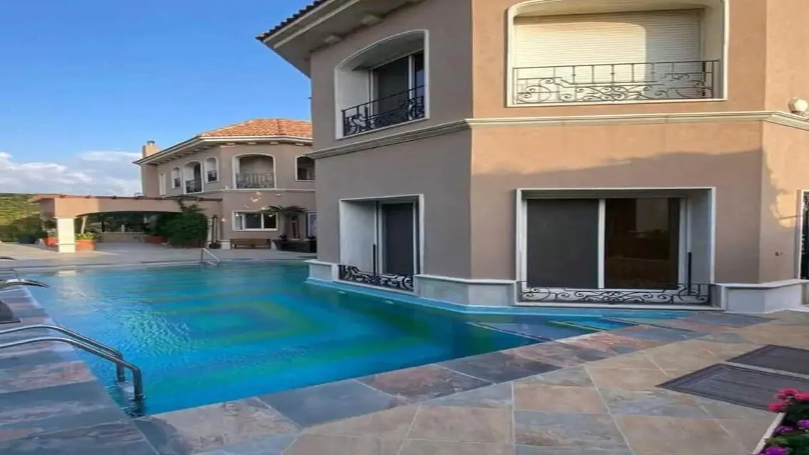 Stunning Villa for Sale with 247 sqm Space