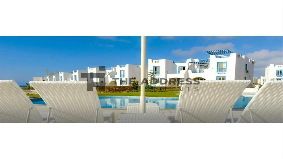 Luxury Apartment Overlooking Lakes with Shared Pool in the Heart of the City