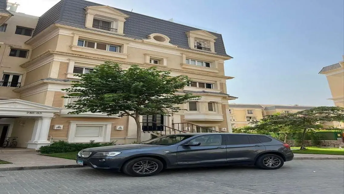 شقة فاخرة بمساحة واسعة مع amenities مميزة