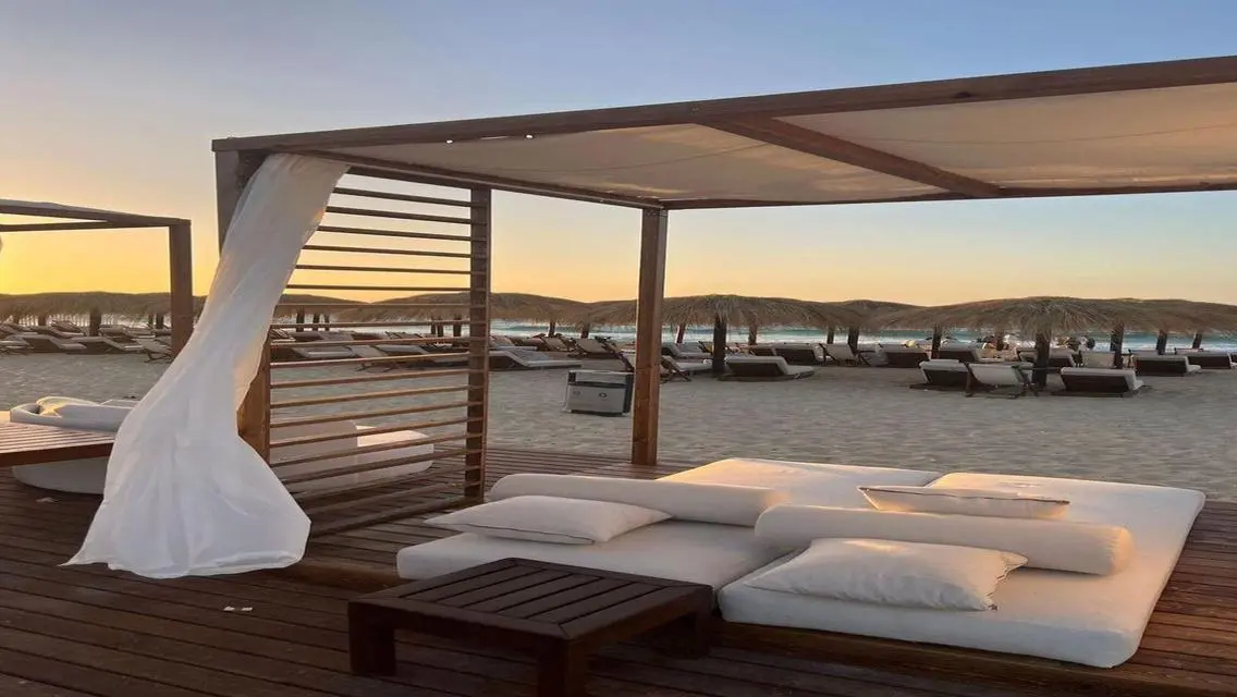 Stunning Villa with Private Garden and Swimming Pool