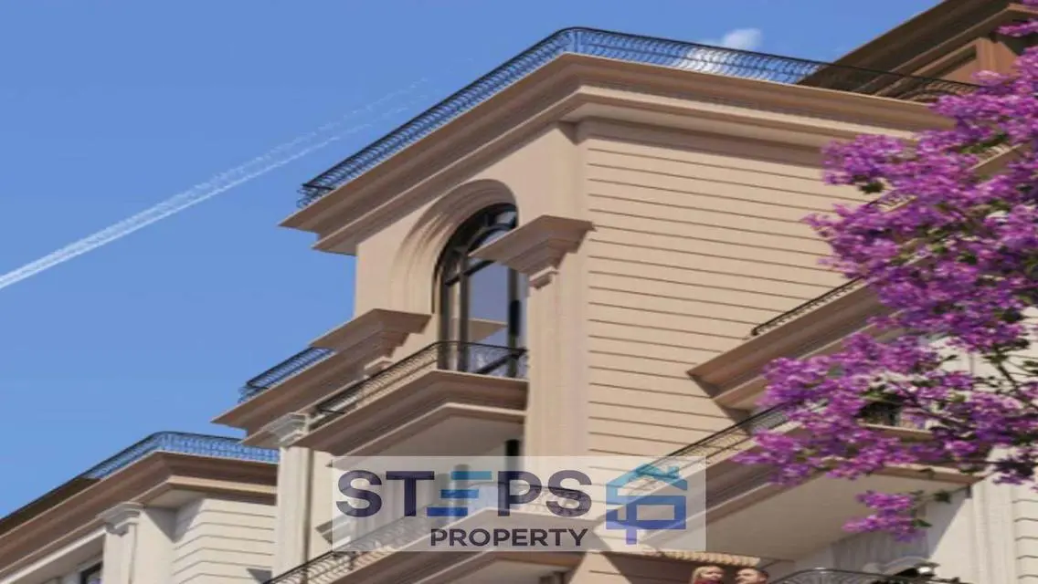 Luxury Villa in West Clay Compound