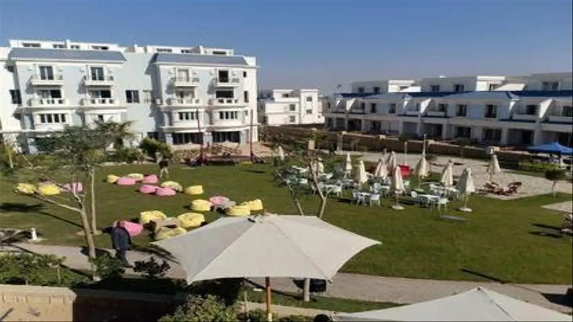 منزل حديث بإطلالة على الجبال في مدينة نصر الجديدة