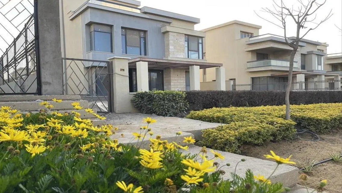 Luxury Villa for Sale with Expansive Space