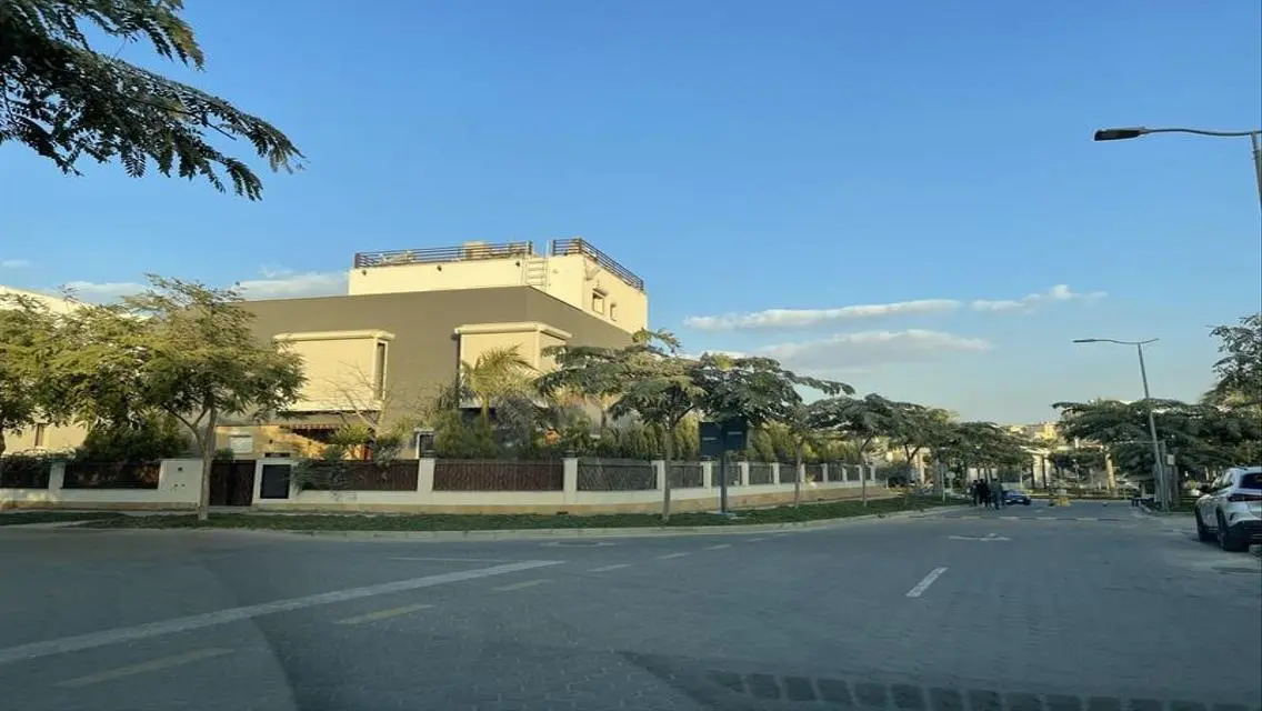 Luxury Villa for Sale with Expansive Space