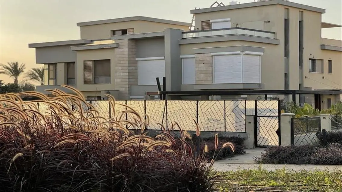 Luxury Villa for Sale with Expansive Space