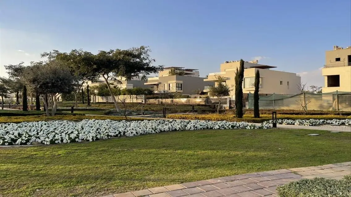 Luxury Villa for Sale with Expansive Space