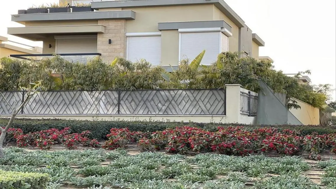Luxury Villa for Sale with Expansive Space