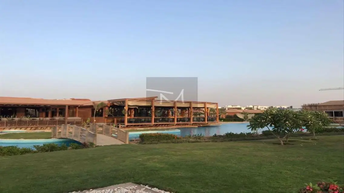 فيلا فاخرة مع مسبح خاص وحديقة خاصة للبيع